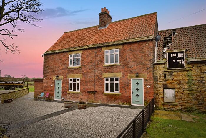 2 Bedroom Cottage For Sale In Breck Lane, Barrow Hill, Chesterfield, S43