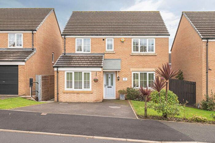 4 Bedroom Detached House For Sale In Alder Road, Whinmoor, Leeds, LS14