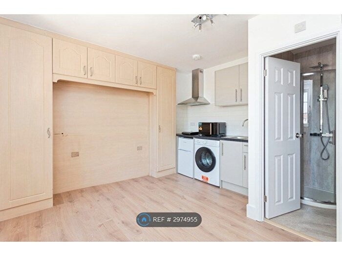 Studio To Rent In Kings Road, Harrow, HA2