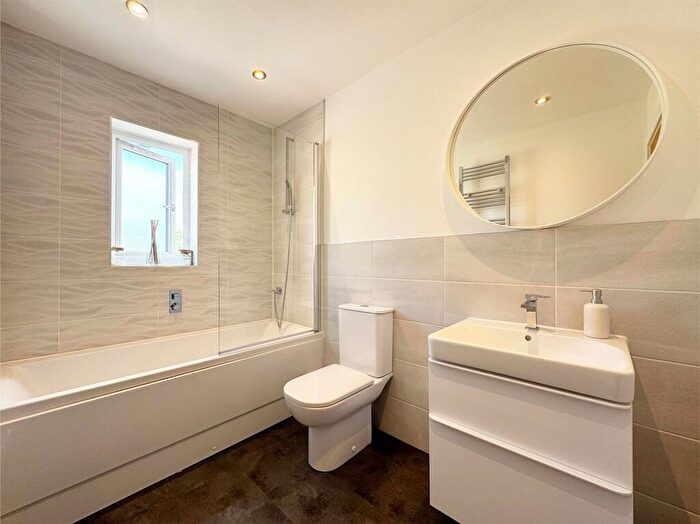4 Bedroom Detached House For Sale In Rosemeade Court, Huddersfield, HD5