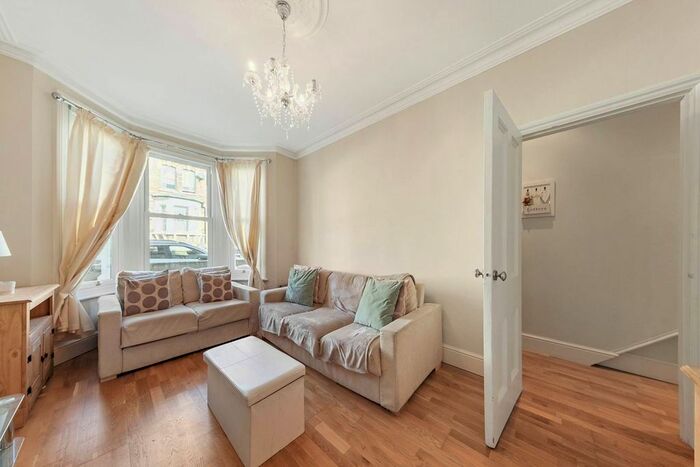 1 Bedroom Flat To Rent In Parkville Road, Fulham, London, SW6