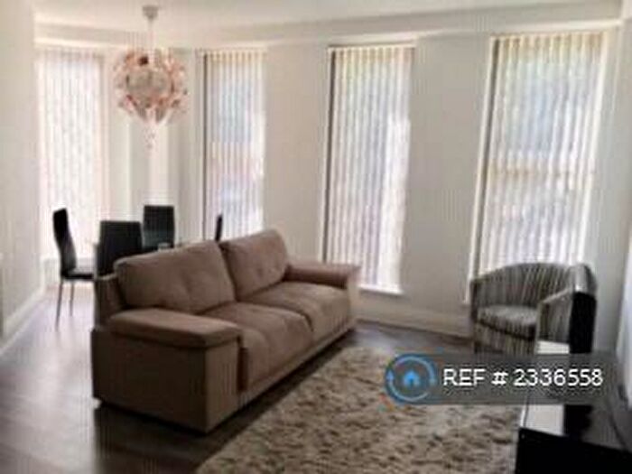 2 Bedroom Flat To Rent In Marsh Road, Pinner, HA5