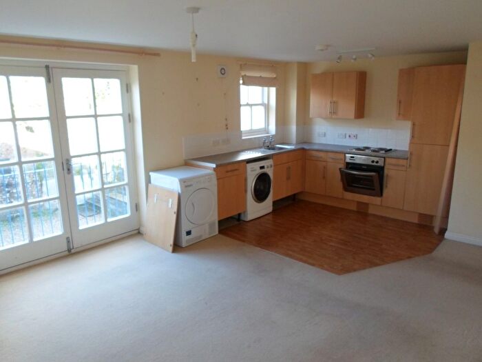 2 Bedroom Flat To Rent In Wedgwood Court, Liskeard, PL14