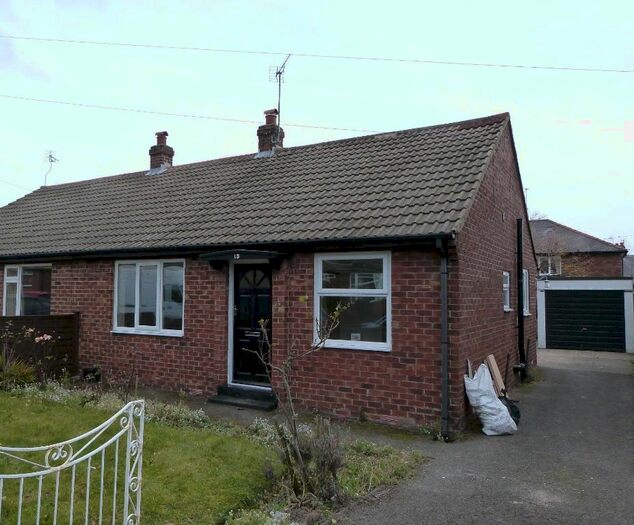2 Bedroom Bungalow To Rent In St Johns Walk, Harrogate, HG1
