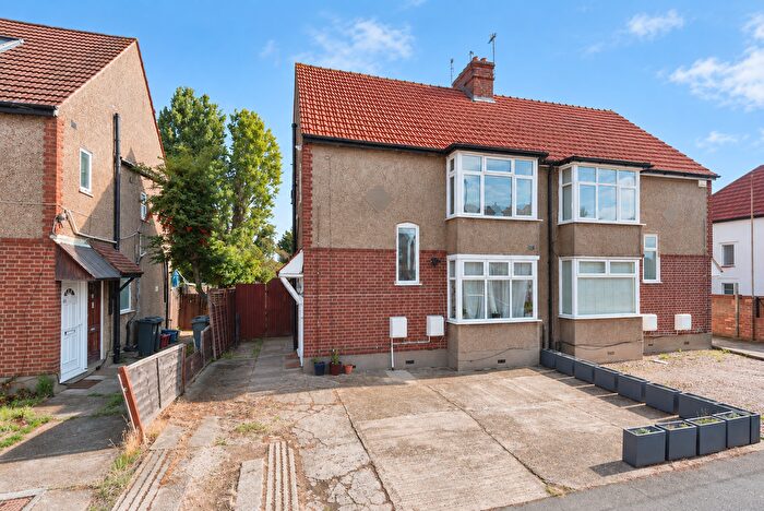 1 Bedroom Flat For Sale In Imperial Road, Feltham, TW14