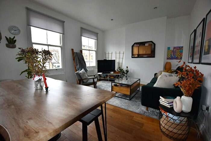 2 Bedroom Flat To Rent In Benthal Road, London, N16
