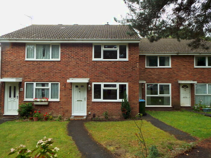 2 Bedroom Terraced House To Rent In Lordswood, SO16