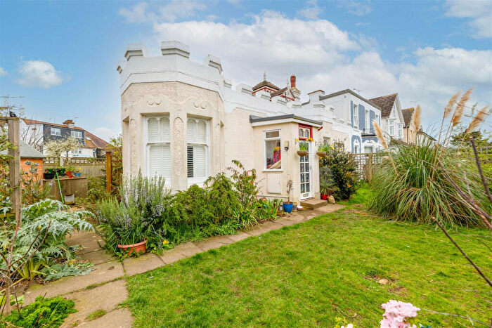 2 Bedroom Semi-Detached Bungalow For Sale In Walton Road, Clacton-On-Sea, CO15
