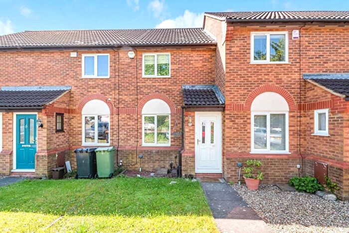 2 Bedroom House To Rent In Cromer Way, Luton, Bedfordshire, LU2