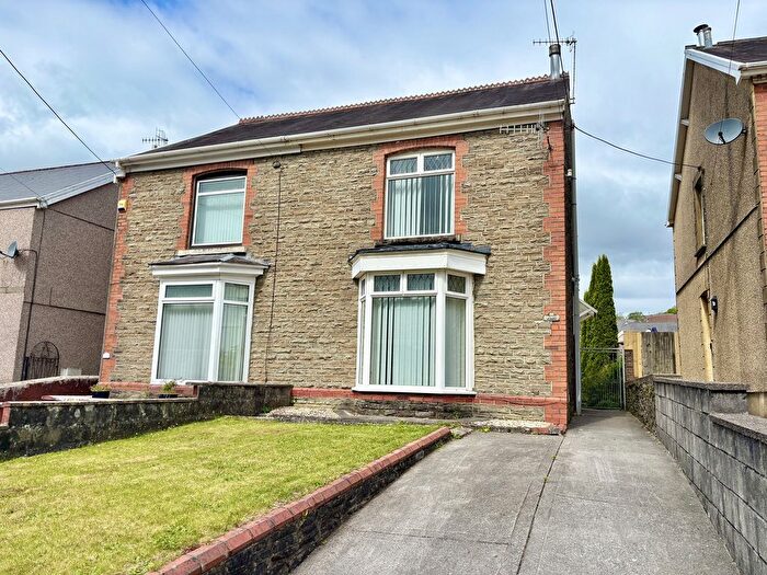 3 Bedroom Semi Detached House For Sale In Grove Road, Pontardawe, Swansea., SA8