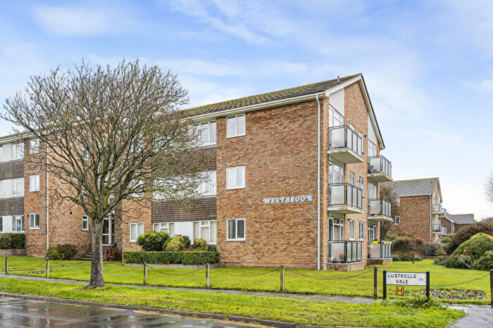 2 Bedroom Apartment For Sale In Lustrells Vale, Saltdean, East Sussex, BN2