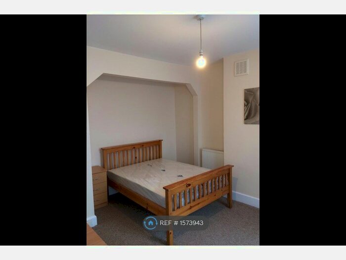 Studio To Rent In Elm Grove, Cricklewood, NW2
