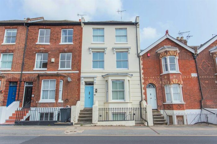 1 Bedroom Flat To Rent In Whitstable Road, Canterbury, CT2