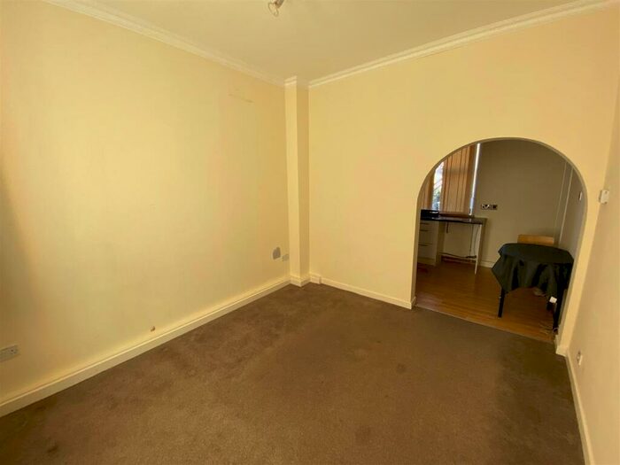 1 Bedroom Flat To Rent In Bangor Road, Penmaenmawr, LL34