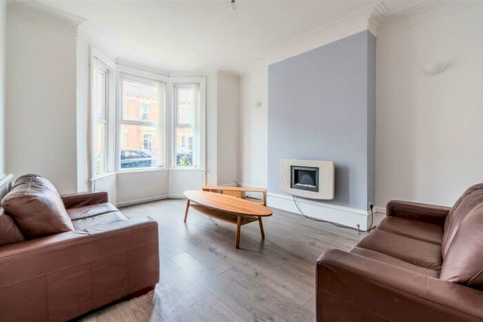 5 Bedroom Terraced House To Rent In &#;pppw **En Suite Rooms** Norwood Avenue, Heaton, NE6