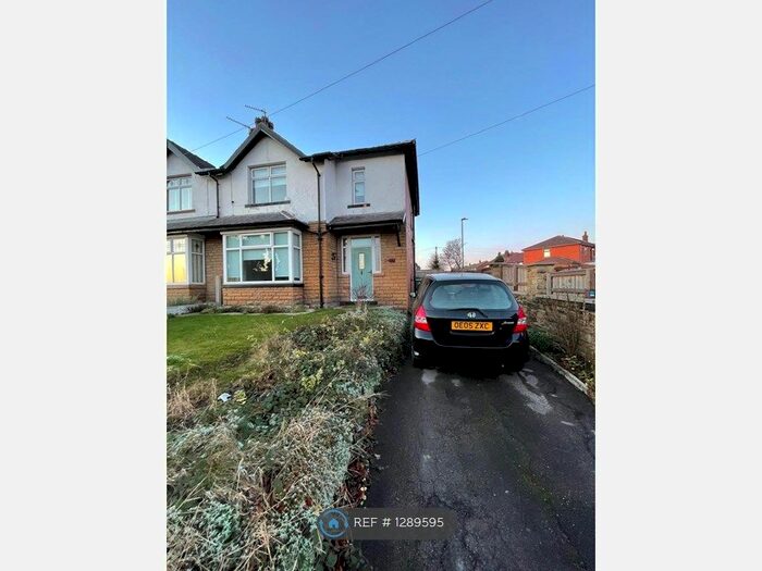 3 Bedroom Semi-Detached House To Rent In Soothill Lane, Batley WF17