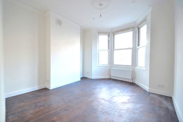 2 Bedroom Flat To Rent In Oldfield Road, London, NW10