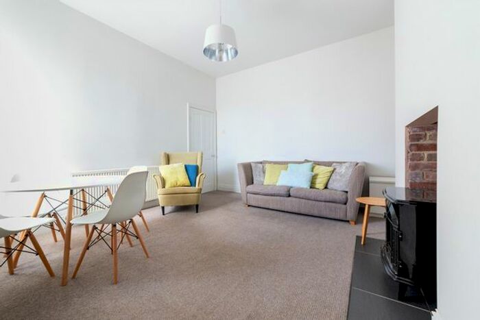 3 Bedroom Flat To Rent In Whitefield Terrace, Newcastle Upon Tyne, NE6