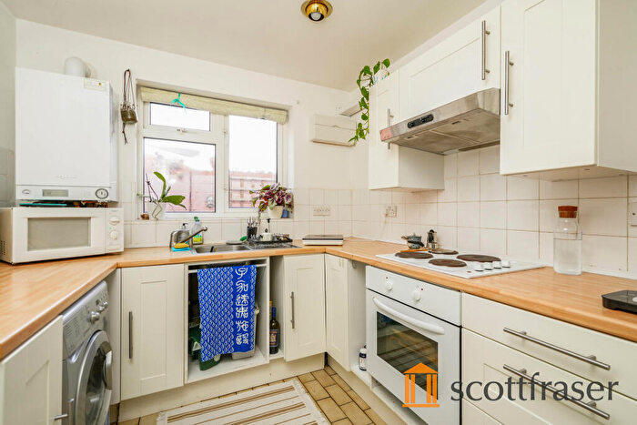 1 Bedroom Flat To Rent In Cowley Road, East Oxford, OX4