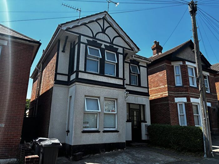 5 Bedroom Semi-Detached House To Rent In Hankinson Road, Charminster, BH9
