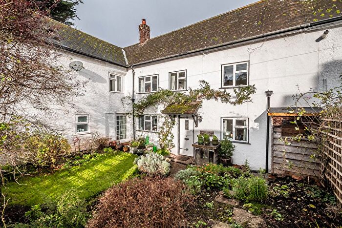 4 Bedroom Cottage For Sale In Station Road, Ide, Exeter, EX2
