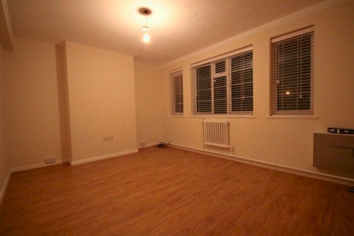 2 Bedroom Flat To Rent In Byron Court, Harrow HA1