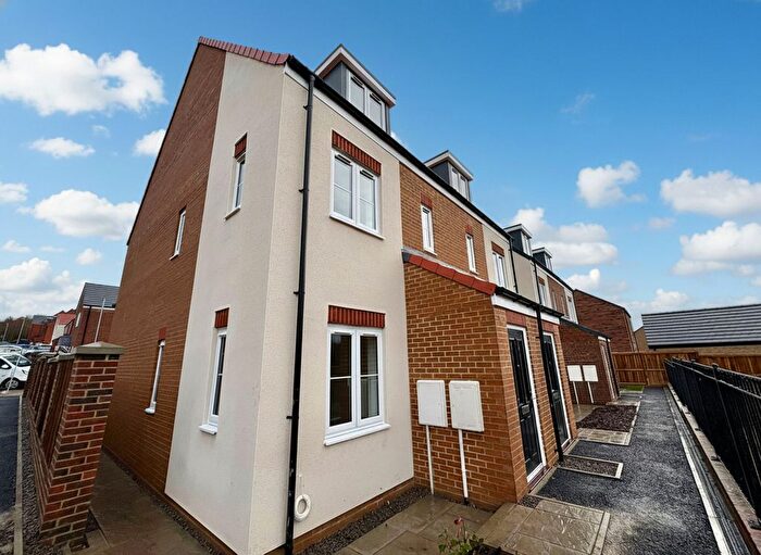 3 Bedroom Semi-Detached House To Rent In Elm Rise, Birtley, DH3