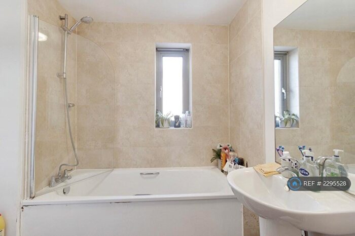 1 Bedroom Flat To Rent In Coopers Court, Cheltenham, GL50
