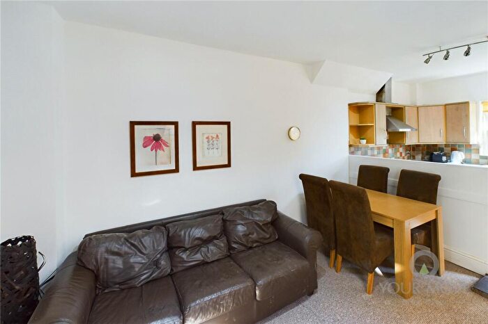 5 Bedroom House To Rent In Abington Avenue, Northampton, NN1