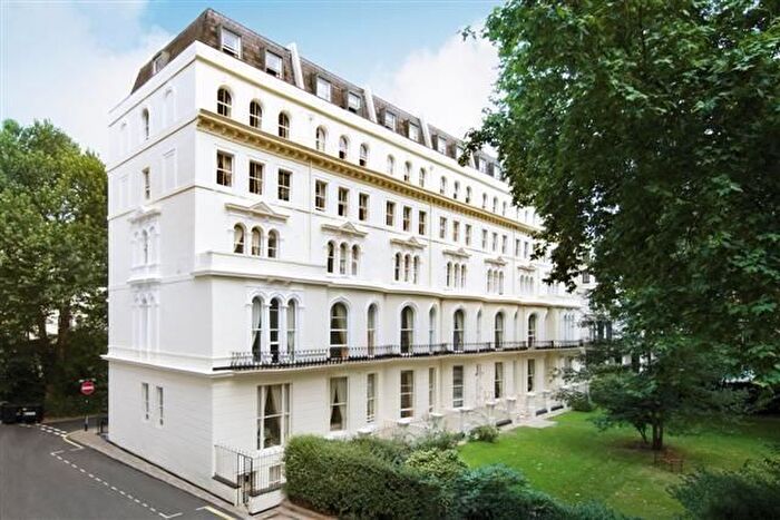 1 Bedroom Flat To Rent In Garden House, - Kensington Gardens Square, W2