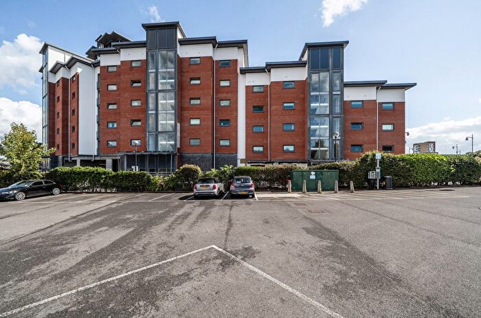 2 Bedroom Flat For Sale In Rope Quays, Gosport, Hampshire, PO12