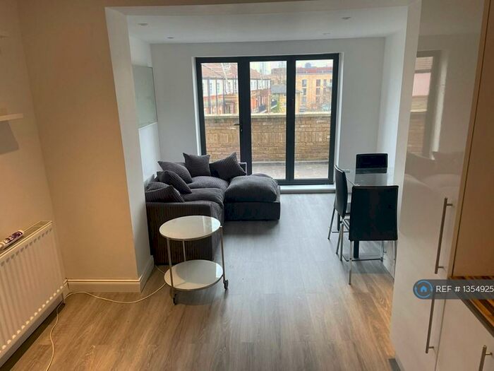 2 Bedroom Flat To Rent In Spa Road, London, SE16