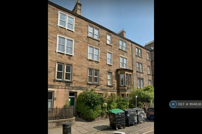 4 Bedroom Flat To Rent In East Preston Street, Edinburgh, EH8