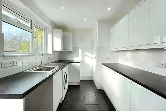 3 Bedroom Maisonette For Sale In Attfield Close, Ash, Surrey, GU12