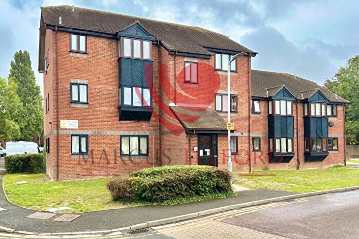 1 Bedroom Flat For Sale In Willenhall Drive, Hayes, UB3