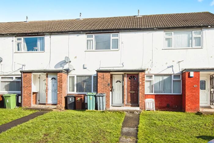 1 Bedroom Maisonette For Sale In Temple Court, Leeds, LS15