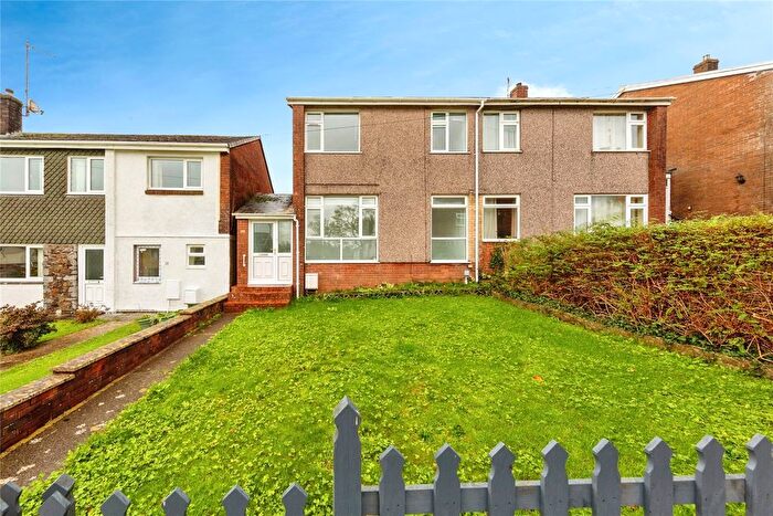 3 Bedroom Semi Detached House For Sale In Knoll Gardens, Carmarthen, Dyfed, SA31