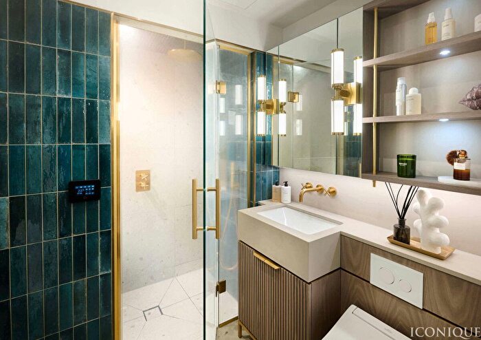 2 Bedroom Flat For Sale In Chalk Farm Road, London, NW1