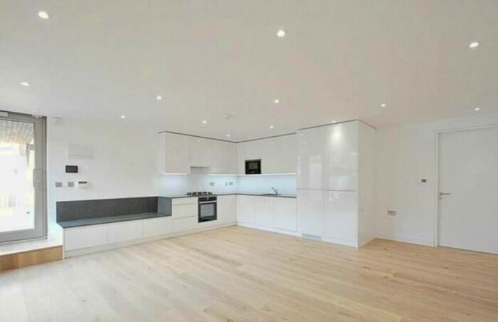 1 Bedroom Flat To Rent In Wandsworth Road, London, SW8