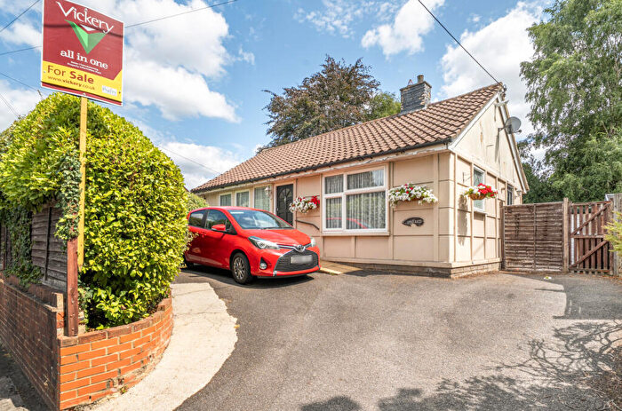2 Bedroom Bungalow For Sale In Prospect Road, Farnborough, Hampshire, GU14