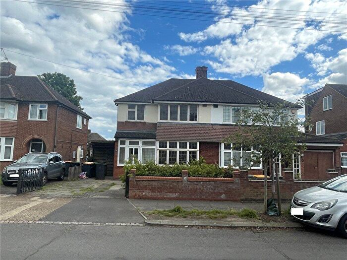 3 Bedroom Semi-Detached House For Sale In Risborough Road, Bedford, MK41