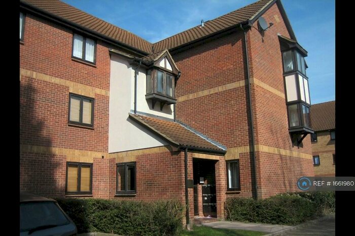 2 Bedroom Flat To Rent In Booth Road, London, NW9