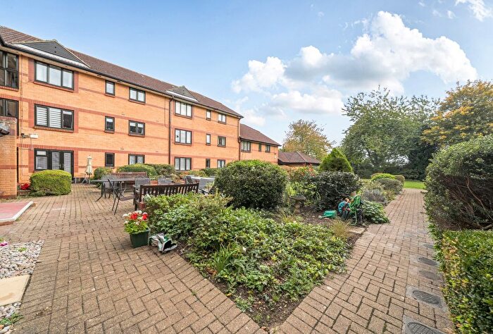 1 Bedroom Flat For Sale In Cloverdale Drive, Longwell Green, Bristol, Gloucestershire, BS30