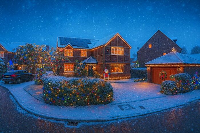 5 Bedroom Detached House For Sale In Stone Cross Drive, Widnes, WA8