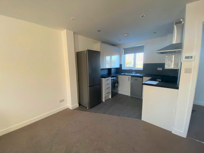 2 Bedroom Flat To Rent In Mount Pleasant Road, Exeter, EX4