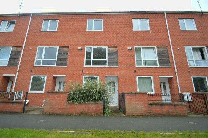 4 Bedroom House To Rent In Lauderdale Crescent, Longsight, Manchester, M13