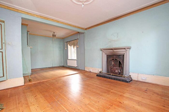 2 Bedroom Semi-Detached House For Sale In Bradford Street, Eastbourne, BN21