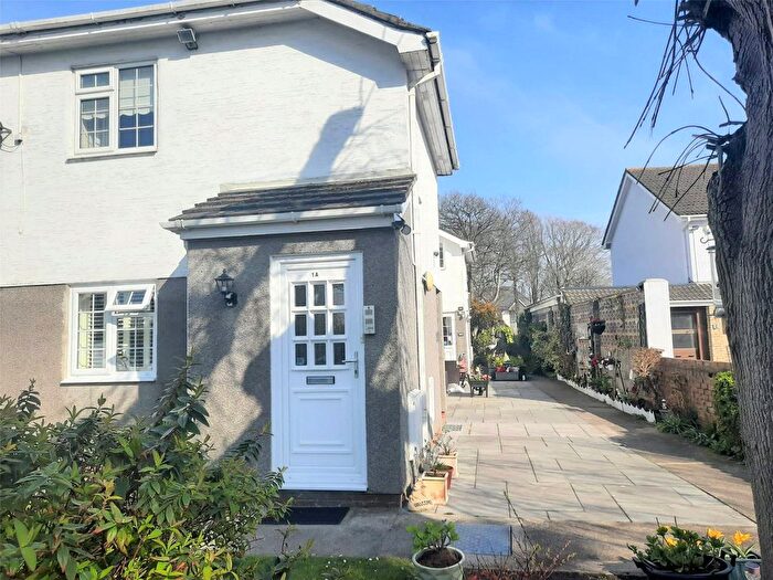 2 Bedroom Flat To Rent In Beach Road, Porthcawl, CF36