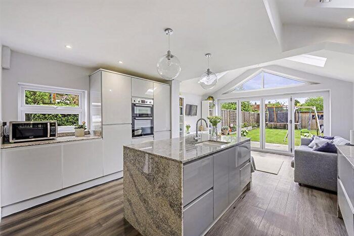 3 Bedroom Detached House For Sale In Albury Road, Merstham, RH1
