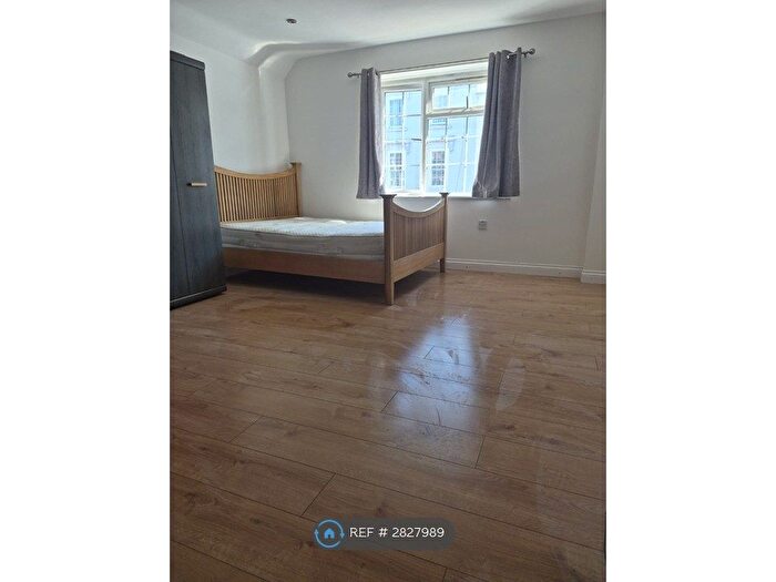 Studio To Rent In High Street South, Dunstable, LU6